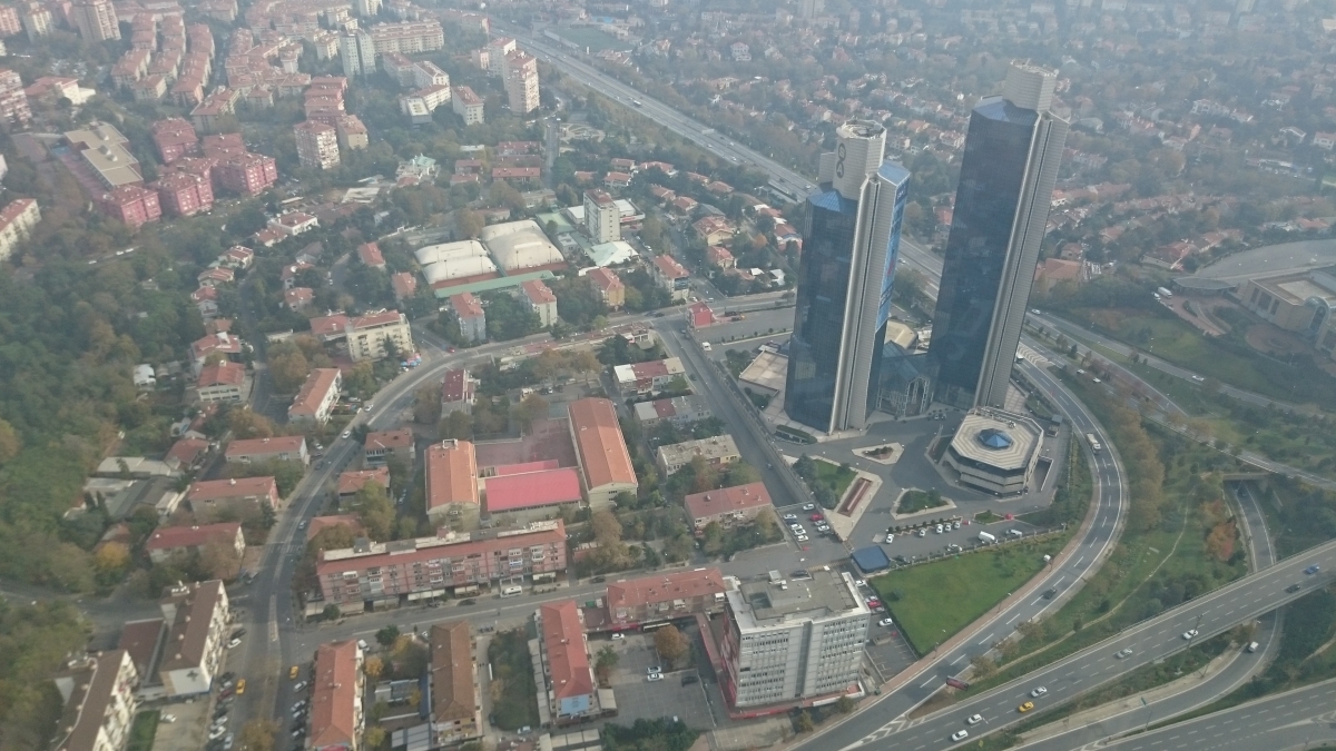 Изглед от небостъргача Сапфир