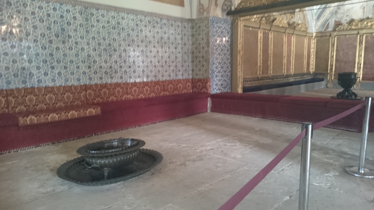 Диванът в Топ Капия